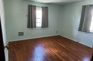 536 Alice Pl, Woodbridge Township, NJ 07095 - Photo 6