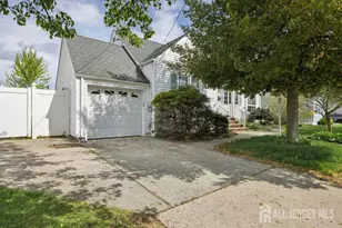 190 Parker St, Sayreville, NJ 08879 - Photo 2