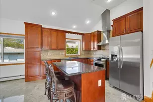 95 E Calvert Ave, Edison, NJ 08820 - Photo 12