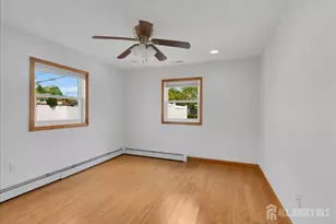 95 E Calvert Ave, Edison, NJ 08820 - Photo 22