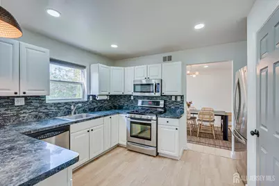 122 Dewolfe Street, Edison, NJ 08817 - Photo 12