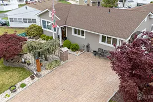 95 Pinetree Dr, Sayreville, NJ 08859 - Photo 12