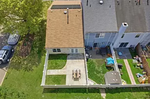 56 Thorne Ln, Old Bridge Township, NJ 07747 - Photo 2