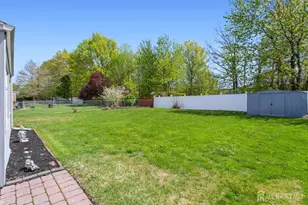 15 Pinho Ave, Carteret, NJ 07008 - Photo 4