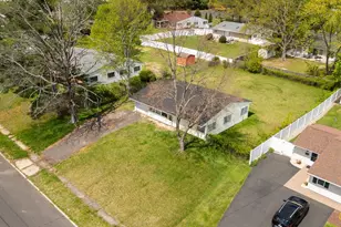 39 Richford Rd, South Brunswick Township, NJ 08824 - Photo 4
