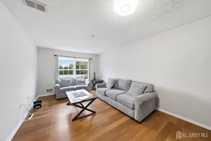 28 Inverness Dr, Edison, NJ 08820 - Photo 4