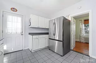 25 Florida Grove Rd, Woodbridge Township, NJ 08832 - Photo 6