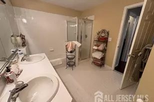 71 Winthrop Rd, Monroe Township, NJ 08831 - Photo 10