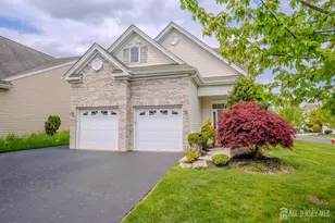 2 Diamond Spring Dr, Monroe Township, NJ 08831 - Photo 2