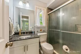 19 Aspen Cir, Edison, NJ 08820 - Photo 16