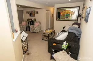 43 Farnham Square, Sayreville, NJ 08859 - Photo 4