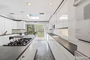 467 Lincoln Ave, Highland Park, NJ 08904 - Photo 6