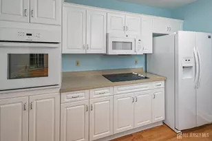 2033 Windrow Dr, Middlesex, NJ 08540 - Photo 10