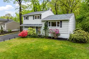 12 Barrie Rd, East Brunswick Township, NJ 08816 - Photo 2