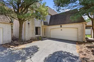 98 Park Gate Dr, Edison, NJ 08820 - Photo 2