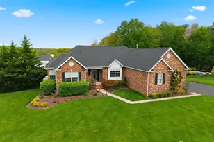 32 Scott Dr, Monroe Township, NJ 08831 - Photo 2