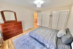 8 Constitution Ct, East Brunswick Township, NJ 08816 - Photo 38
