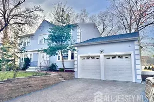 8 Constitution Ct, East Brunswick Township, NJ 08816 - Photo 2