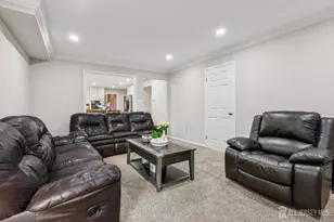 8 Constitution Ct, East Brunswick Township, NJ 08816 - Photo 22