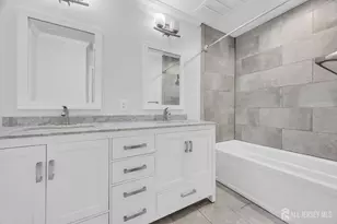 9 Carriage Pl, Edison, NJ 08820 - Photo 10