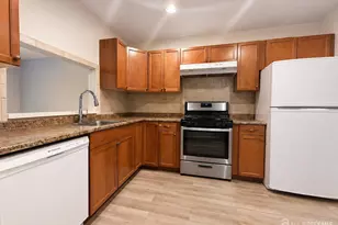 161 Applegate Ln, East Brunswick Township, NJ 08816 - Photo 4