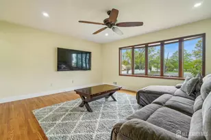 2 Marc Ct, Edison, NJ 08820 - Photo 4