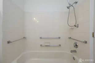 70 Vineyard Ct, Monroe Township, NJ 08831 - Photo 20