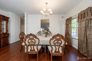 70 Vineyard Ct, Monroe Township, NJ 08831 - Photo 6