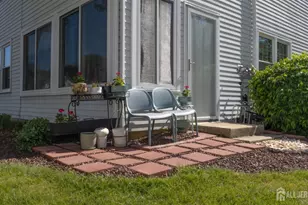 320 Sharon Way, Monroe Township, NJ 08831 - Photo 4