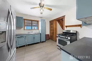 88 Woodbridge Ave, Sewaren, NJ 07077 - Photo 6