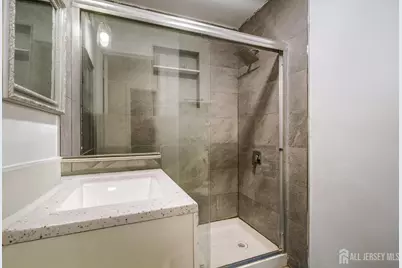 520 N Park Drive N, Perth Amboy, NJ 08861 - Photo 4