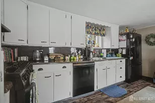 32 Lloyd St, Edison, NJ 08817 - Photo 14