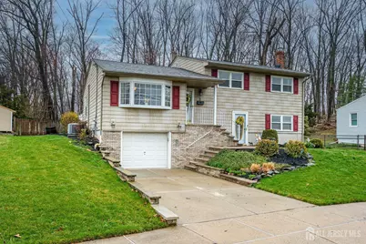 8 Adelphi Court, Edison, NJ 08837 - Photo 2