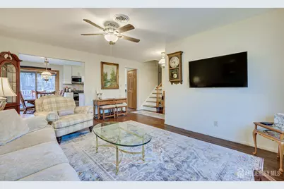 8 Adelphi Court, Edison, NJ 08837 - Photo 6