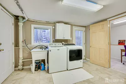 8 Adelphi Court, Edison, NJ 08837 - Photo 28