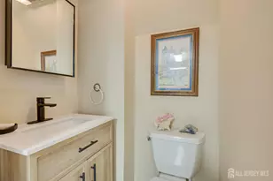 8 Adelphi Ct, Edison, NJ 08837 - Photo 26