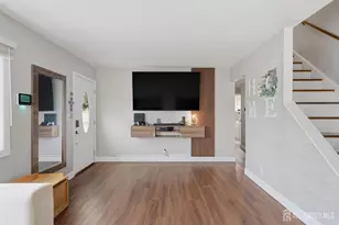 38 Wendy Rd, Woodbridge Township, NJ 07067 - Photo 4