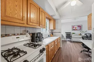 38 Wendy Rd, Woodbridge Township, NJ 07067 - Photo 10