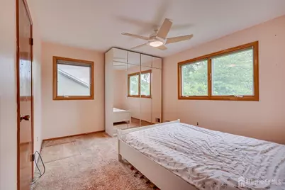 688 Grove Avenue, Edison, NJ 08820 - Photo 22