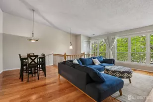 38 Edward Dr, Franklin Township, NJ 08823 - Photo 4