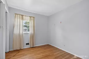 24 Moryan Rd, Edison, NJ 08817 - Photo 12