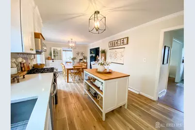 608 E Hendricks Boulevard E, South Plainfield, NJ 07080 - Photo 8