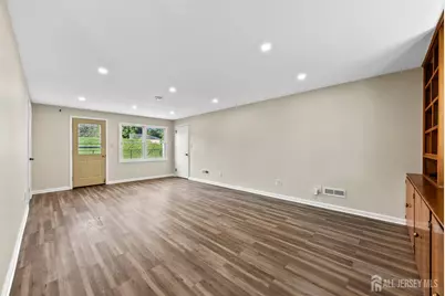 21 Starlit Drive, Middlesex, NJ 08846 - Photo 4