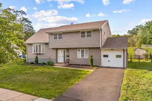 21 Starlit Dr, Middlesex, NJ 08846 - Photo 1