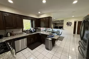 4 Fern Ct, North Brunswick Township, NJ 08902 - Photo 8