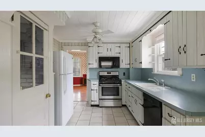 215 Fairfield Avenue, Middlesex, NJ 08846 - Photo 10