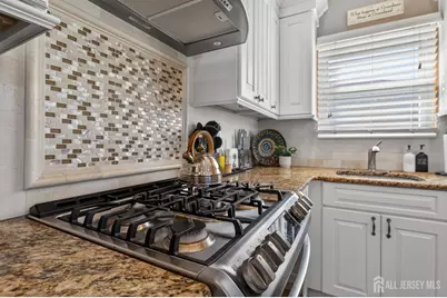 1391 Mohawk Road, North Brunswick Township, NJ 08902 - Photo 8