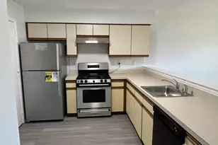 251 Hyde Park Rd, Franklin Township, NJ 08873 - Photo 6
