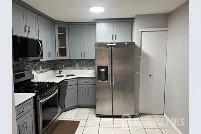 102 Albury Way, North Brunswick Township, NJ 08902 - Photo 10