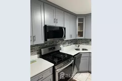 102 Albury Way, North Brunswick Township, NJ 08902 - Photo 2